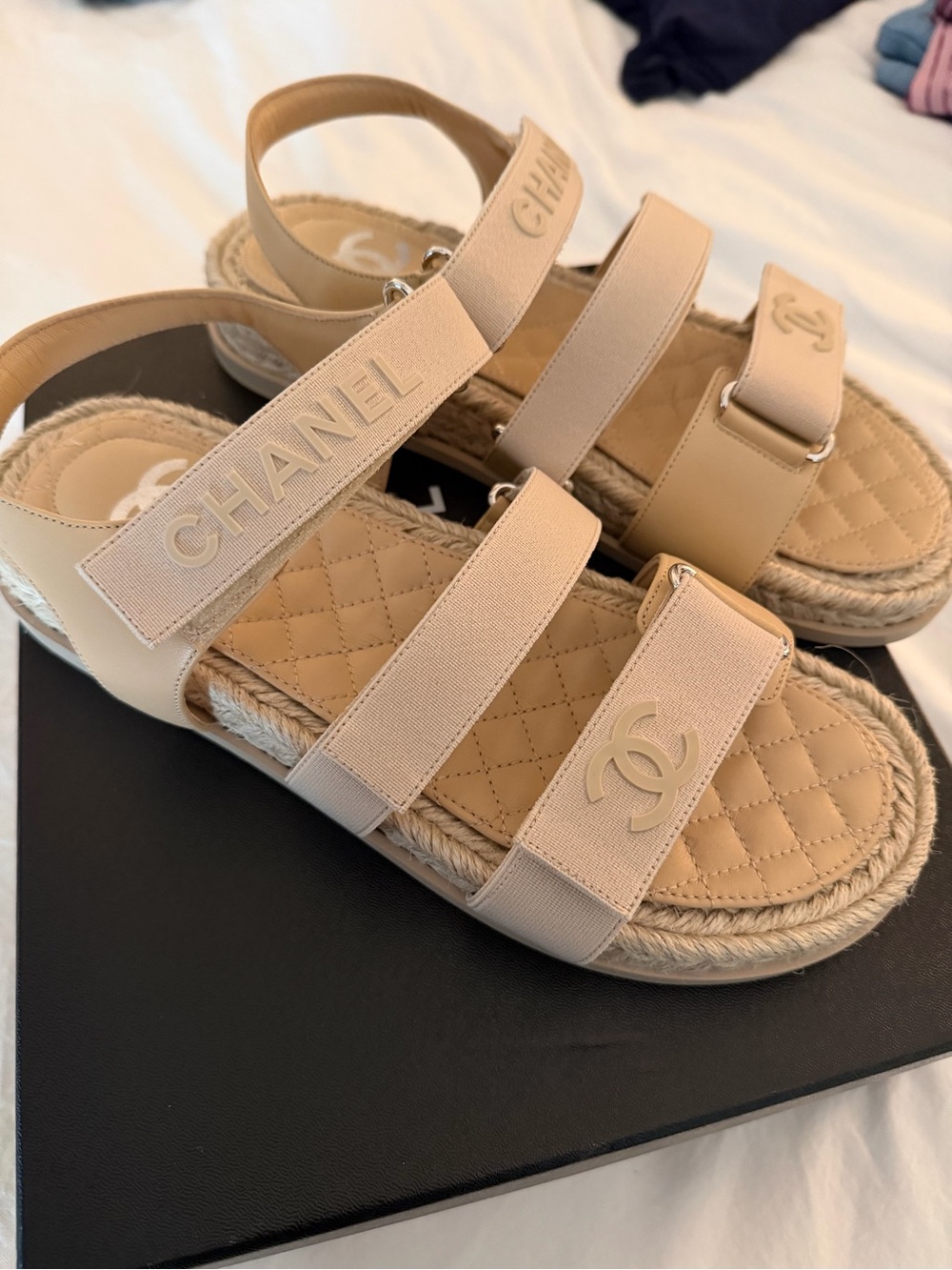 *SOLD* NIB Chanel Beige Quilted Strap Sandals - Picture 4 of 4